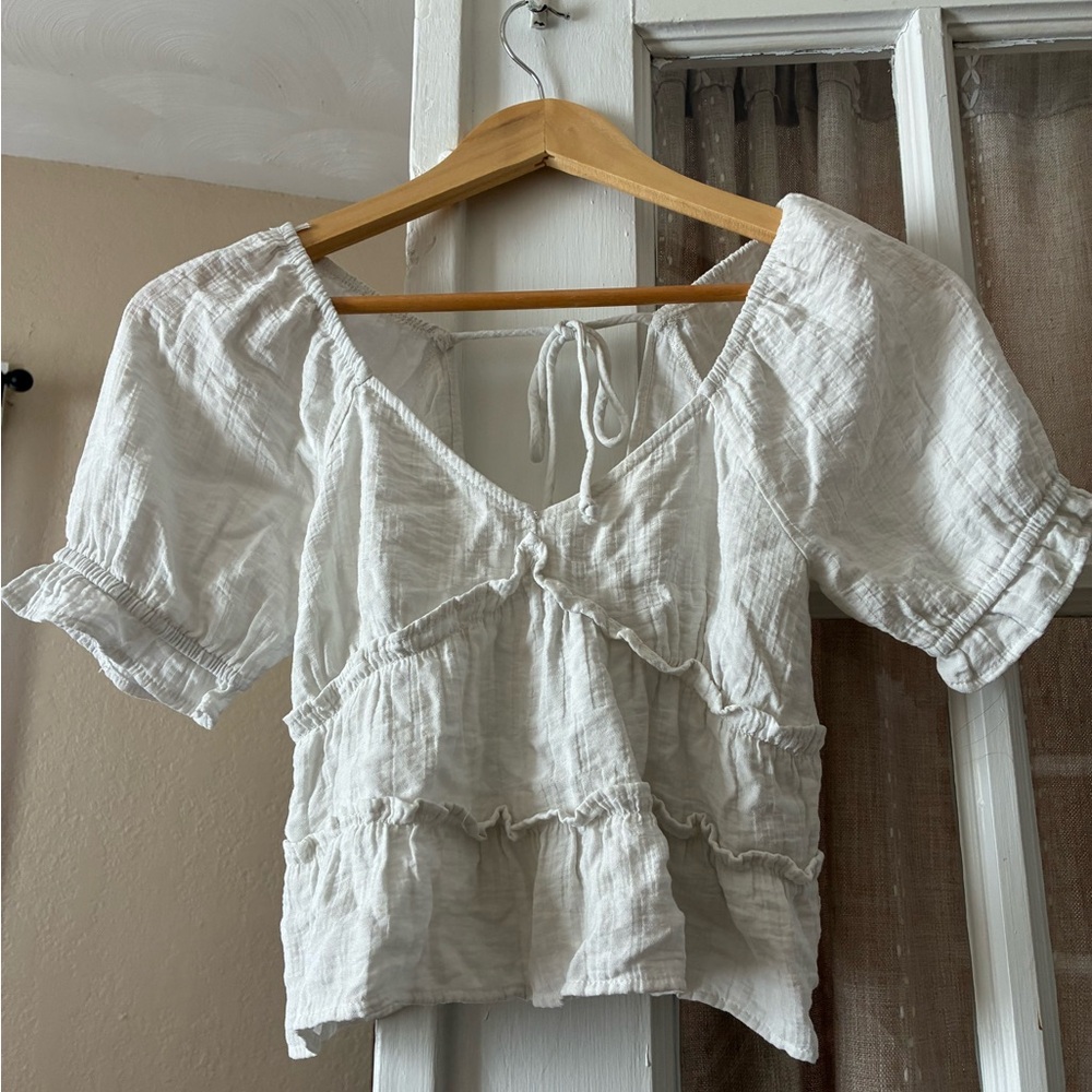 Kirious White Ruffled Women's Top
